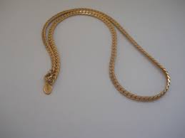 Retro Avon Gold Tone Necklace Could Be Real Gold But There Is No Stamp To Prove It Pretty And Timeless Piece Dates To The 90 Gold Tone Necklace Necklace Gold