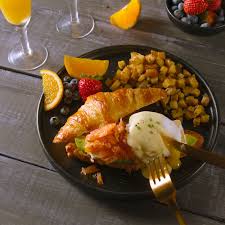 Genereusement Garnis De Saumon Fume A Chaud Artisanal Et Nappes De Sauce Hollandaise Maison Ces œufs Benedictine Breakfast Recepies Brunch Dessert Ingredients