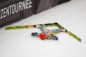 Deutsche skispringer in exzellenter position. Kritik Nach Sturz Drama Um Richard Freitag In Innsbruck Skispringen Com