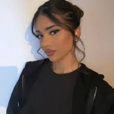 Alissa Woodward's Instagram, Twitter & Facebook