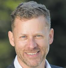 Michael Wraight's Instagram, Twitter & Facebook