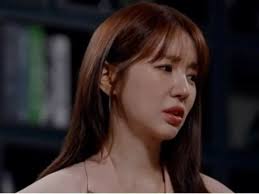 Yoon Eun Hye membuat pengakuan yang mengejutkan... ”Saya disemprot asam  klorida dengan pistol air saat saya menjadi penyanyi dan hampir buta...”