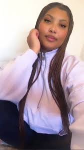 Leila Nelson's Instagram, Twitter & Facebook