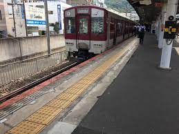 近鉄の運転士さんはよく駅のコンビニよく使われてる 駅 鉄道 乗務員