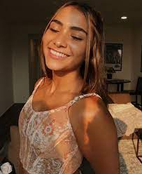 Her height is 5 feet 6 inches and weighs around 62 kg. Sienna Mae Gomez American Social Media Personality Wiki Bio Profile Unknown Facts And Family Details Revealed Thenewscrunch