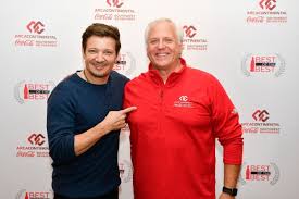 Last night I had the privilege of interviewing Jeremy Renner during our…