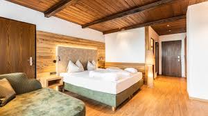 Wellness und kuschelurlaub werden im alpenhotel fall in love groß geschrieben. Urban Love Archives Alpenlove