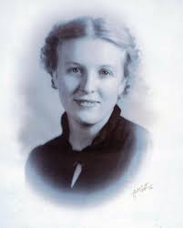 Can anyone identify the girl in the Hull-Daisetta class of 1947?