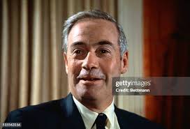 580 William Nixon Photos & High Res Pictures