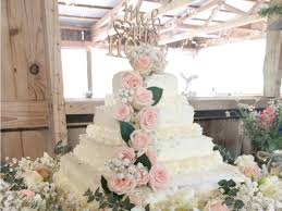 A sheet cake helps keep costs down and guests will have no idea. Couple S 50 Wedding Cake Looked More Expensive Thanks To Diy Trick