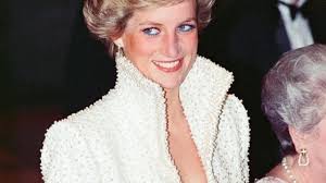 Kate Middleton in oro si prende la scena, come Diana tanti anni fa. E la  monarchia trema