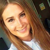 Lisa Aschenbrenner's Instagram, Twitter & Facebook