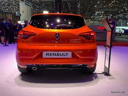 It was launched in 1990, and entered its fifth generation in 2019. Renault Clio Die 5 Generation Fahrt In Genf Vor Newcarz De