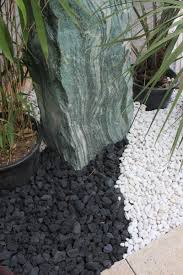 Pouzzolane Noire Amenagement Jardin Jardins Noir