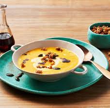 Karottensuppe Mit Apfel Und Ingwer Hochland Kase Rezepte Rezept Karottensuppe Rezepte Lebensmittel Essen