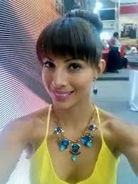 Diana Botello (@dolarychack)