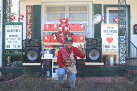 Crawford Serves Valentine's Day Cookout