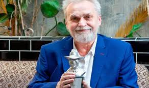 61,590 likes · 66 talking about this. Llegan Los Premios Gardel 2021 Siempre Estan A Tiempo De Hacerlos Peor