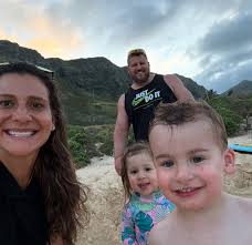 The Kovacs living Aloha 🌺🌈 🌊 #hawaii #twins #twinmom #twindad #toddlers  #shotput #discus #training #trackandfield