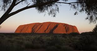 It's one of the most iconic sights in australia, perhaps in the world. Uluru Guide Northern Territory Australien Uluru Und Umgebung