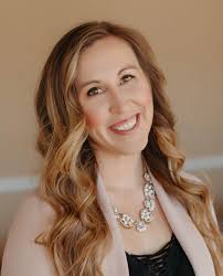 Shannon Mork's Instagram, Twitter & Facebook