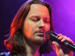 Tim Foust: Deep Voice and 5 Octave Range