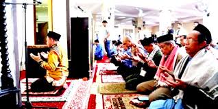 2 kementerian dalam negeri dasar hukum amanat uud'45; Pimpin Sholat Jumat Menteri Dalam Negeri Rutin Shalat Di Kementerian Dalam Negeri