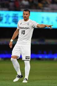 Podolski przeprowadził się z rodzicami do niemiec w 1987 roku. Lukas Podolski Photostream Lukas Podolski Vissel Kobe Vegalta Sendai