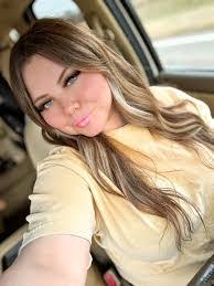 Yomayra Ramirez's Instagram, Twitter & Facebook