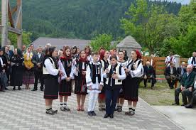 9 km/h dinspre nne presiune: Binecuvantarea SfinÈ›ilor La Parohia Straja Ii Din Suceava Doxologia