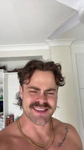 #greenscreenvideo @Mark Sandor I will in fact not be attempting this thank  you #gym #legday #muscle #workout #gymhumor