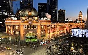 The current building was completed in 1910 with the upper dome built. Flinders Street Railway Station Wikipedia