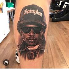 Who can recommend a tattoo artist for traditional black style tattoos in  south Brisbane?