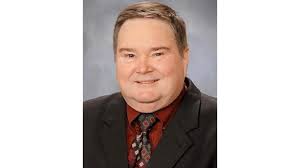 Oklahoma Jeweler Glenn Lewis Dies at 68