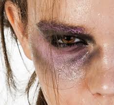 Daca transpirati pe suprafata intregului corp.; Pusee De CÄƒldurÄƒ È™i TranspiraÈ›ie 10 Motive Pentru Care Curg Apele Pe Tine Dcmedical Ro