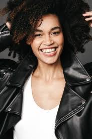 Michelle Lear's Instagram, Twitter & Facebook