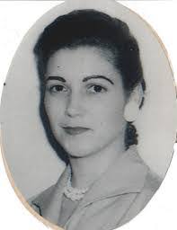 Agnes Aaron's Instagram, Twitter & Facebook