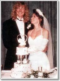 Music Producer Robert John Mutt Lange 17 Years Her Senior Was Married To Canadian Sin Celebrity Wedding Photos Celebrity Weddings Celebrity Wedding Dresses