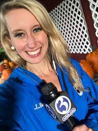 Lorena Richardson's Instagram, Twitter & Facebook