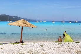 Dieser feine weiße sandstrand ist zwar kein geheimtipp mehr, trotzdem ist diese traumhafte bucht eine der schönsten in kroatien. Strand Sakarun Dugi Otok Veli Rat Die Besten Strande In Kroatien Adriatic Hr