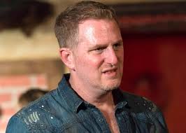 Daryl Crowe's Instagram, Twitter & Facebook