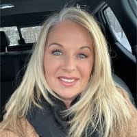 Michelle Manson's Instagram, Twitter & Facebook