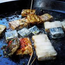 An Anhui Street Vendor S Griddle All A Sizzle With Hairy Tofu And Stinky Tofu Some Of It Slathered In Chilli Sauce Slurp Follow Me Tofu Chilli Sauce Food