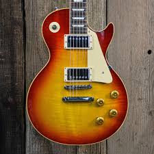 All the usual modern les paul standard voices are there, from woody jazz to a hint of country quack, rich powerchords and sustaining solos. Gibson Les Paul Standard 1958 Historic 2018 Vintage Cherry Sunburst