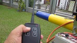 Agricultorii trebuie sa aiba in vedere protejarea va prezentam mai jos cateva dintre cele mai eficiente metode pentru indepartarea si alungarea graurilor: Solutii Impotriva Pasarilor Tun Anti Pasari Zon El08 Youtube