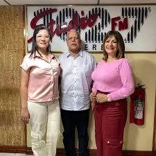 Hoy Jueves, el Doctor @munirmussa1 tuvo en su 𝗡𝗢𝗖𝗛𝗘 𝗗𝗘 𝗩𝗜𝗡𝗢 🍷📻  a las Doctoras Jenny Sosa y Analy Falcón, Médicos Radiólogos e Imagenologos  @ciamerida a propósito del Mes Rosa. Una ENTREVISTA