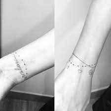 Mit Morsecode Und Verbindung Zum Kind Zeichen Tattoo Handgelenk Frau Tattoo Armband Handgelenk Tattoo Handgelenk