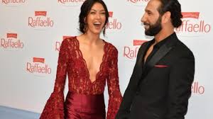 Massimo sinató strahlt nach hochzeit mit rebecca mir. Massimo Sinato Hier Wird Der Let S Dance Star Von Seiner Frau In Die Wuste Geschickt News De