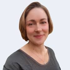 Tracy Hatton's Instagram, Twitter & Facebook