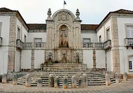 It was also a region notable for the presence of many castros , before the roman occupation; Loures Wikiwand